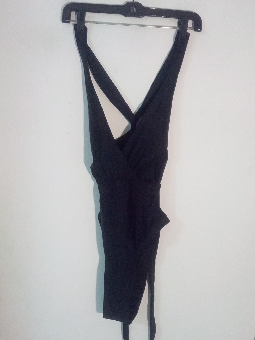* Cupshe Black V-Neck Wrap Criss Cross One Piece Swimsuit Medium NWT $49